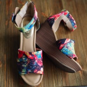 Floral Shoes 7.5